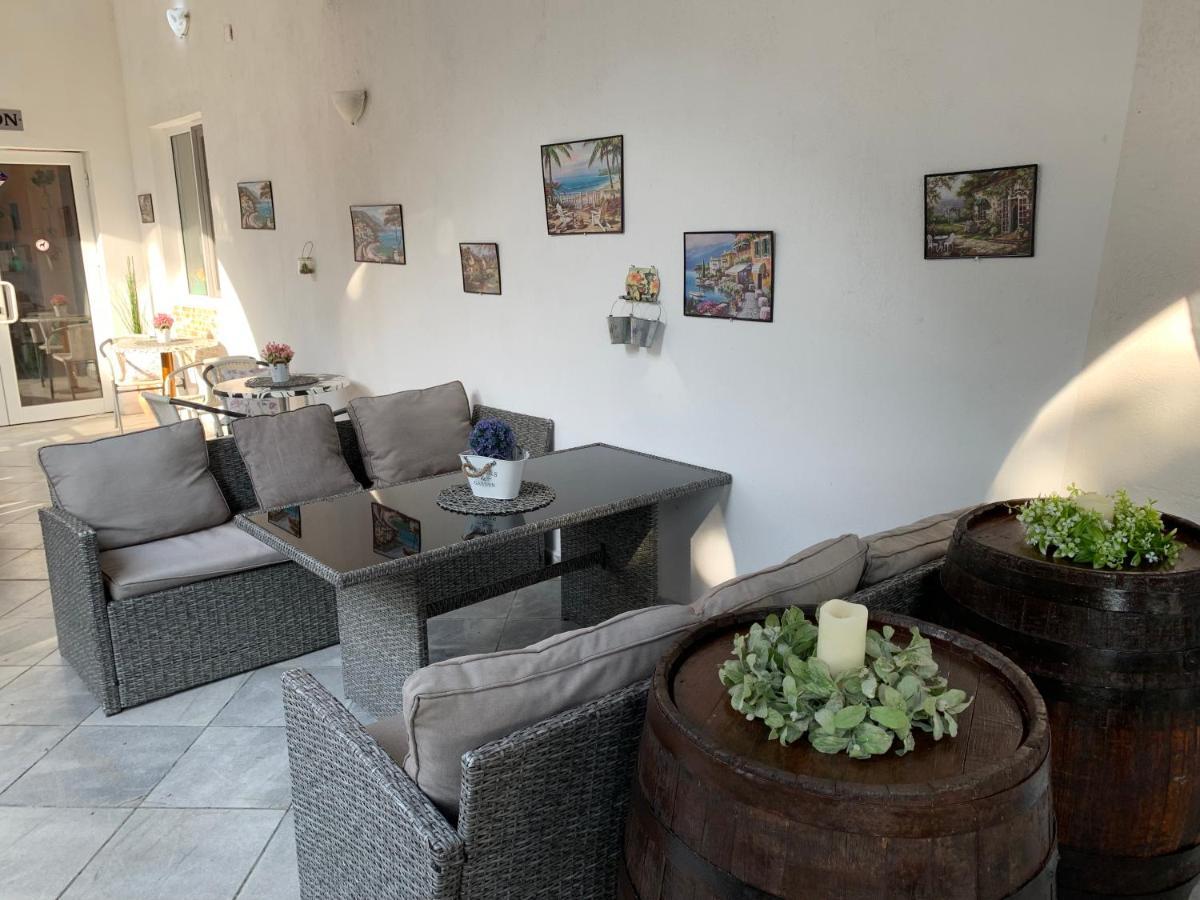 בלצ'יק Sea Square Hotel מראה חיצוני תמונה