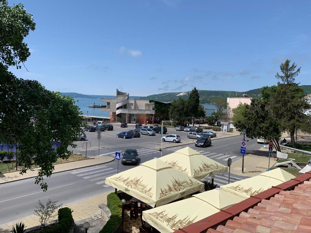 בלצ'יק Sea Square Hotel מראה חיצוני תמונה